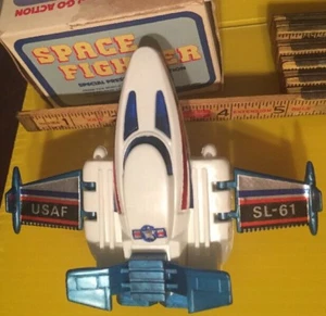 Juguete sin batería Req IOB Space Fighter Press & Go USAF SL-61 diseño del Reino Unido Hong Kong - Imagen 1 de 11