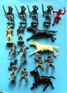 12 Marx original 45mm plastic Fort Dearborn US cavalry toy soldiers + 2 horses - Picture 1 of 2