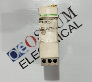 SCHNEIDER ELECTRIC RE7TL11BU TIMER TIMING 0,05S-300H SPANNUNG 110-240VAC SCHN... - Bild 1 von 6