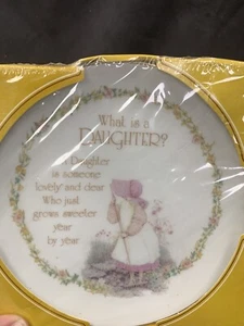 World Wide Arts Holly Hobbie What is a Daughter Collector Plate New In Box - Picture 1 of 8
