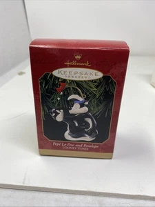 Pepe Le Pew and Penelope Hallmark Ornament QX6507 Looney Tunes 1998 New - Picture 1 of 3
