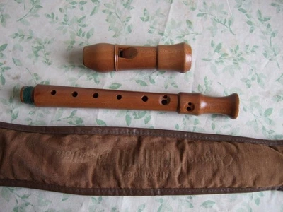Beatiful Heinrich Royal Soprano / Descant Recorder, Pear Wood, Excellent - Image 1 of 4