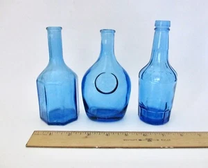 Posten 3 Vintage Mid Century blaue Apothekerflaschen Krone Wheaton Repro 5,5" - 6"  - Bild 1 von 7