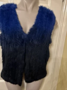 12 blaue Ombré Strick Kaninchenfell Weste von Ananke - Bild 1 von 7