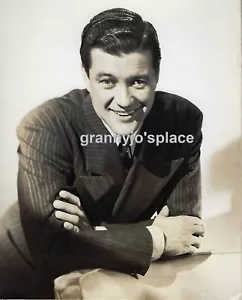 1940 ORIGINAL R K O Press Photo of Actor Dennis Morgan Opera singer/Actor - Picture 1 of 2