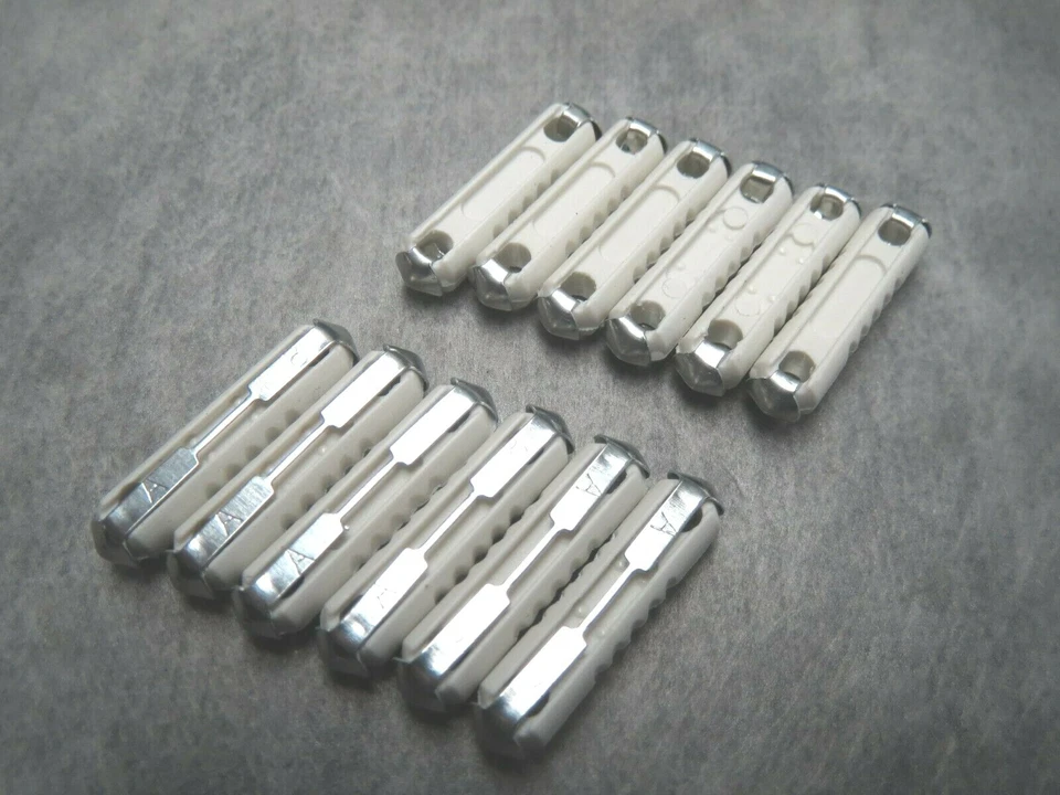 Blanco 8A Fusible Audi VW Mercedes Porsche Hecho en Alemania Paquete de 12 - ¡Envío rápido! Foto 1 de 3