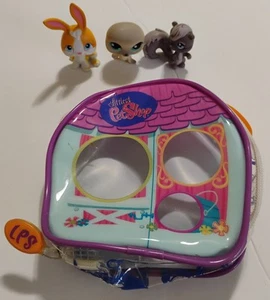 Littlest Pet Shop LPS kleine Tragetasche aus weichem Vinyl mit Reißverschluss und 3 LPS Haustiere  - Bild 1 von 11