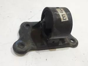 MITSUBISHI OUTLANDER ENGINE GEARBOX MOUNT BRACKET LEFT SIDE MR491527 2001-06 - Picture 1 of 9