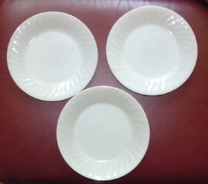 Set of 3 Vintage FIRE- KING Oven Ware Ivory Swirl  Edge  9 " Dinner Plates - Picture 1 of 4