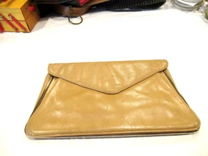 Brown vinyl clutch purse, metal frame, accordion style - Picture 1 of 12