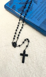 Collar Rosario Sólido Cuentas Negras Mate Portátil Cruz Católica Collar de la Misericordia - Imagen 1 de 9