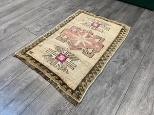 Kleiner türkischer Teppich, Badezimmerteppich, kleiner Vintage-Teppich, kleiner Teppich 1,9 x 2,8 Fuß - Bild 1 von 13