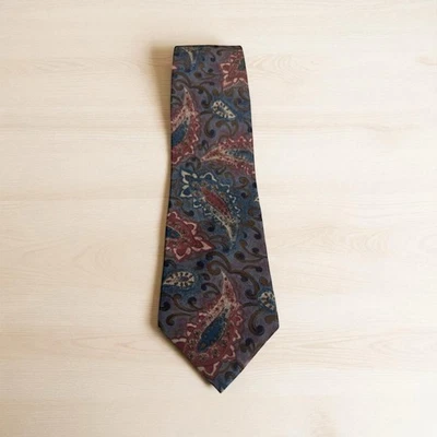 Corbata de seda Karl Lagerfeld hecha en Italia  Foto 1 de 3