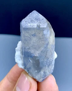 Natürlicher Indicolith Blauquarz mit Albit aus Afghanistan - 24 Gramm - Bild 1 von 6