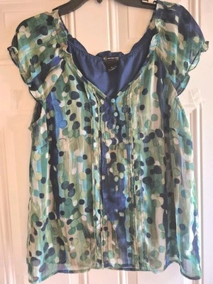 NEW DIRECTIONS Blouse - PL - V-Neck w/3 Btn Placket; Elast/Ruffled Shldrs, Back - Image 1 of 4