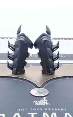 Hot Toys QS019 Batman Caballero Oscuro Trilogía 1/4 Figura de Acción Guanteletes Solo  Foto 1 de 4