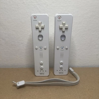 Coppia Di Controller Wiimote WII | Ottime Condizioni | + 2 Custodie Protettive - Immagine 1 di 3