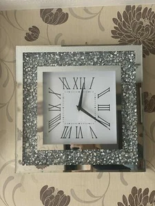 Große 30X30 funkelnde silber zerkleinerte Kristall verspiegelte Wanduhr UK Diamantspiegel - Bild 1 von 1