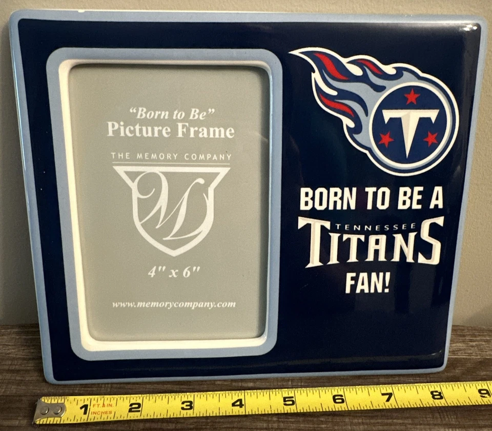 Marco de fotos de cerámica para bebé NFL Tennessee Titans "Born To Be A Titans" 4x6 Foto 1 de 3
