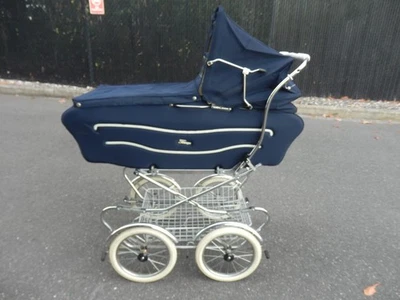 Cochecito y cochecito de bebé Giuseppe Perego 1970 vintage azul marino 44" x 40" Foto 1 de 4