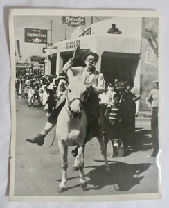 1940s Original Western/Carnival Photo Roy Robinson/LuLu Belle Trick Mule Taos  - Picture 1 of 3