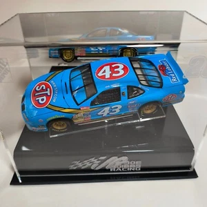HOT WHEELS # 43 NASCAR RACING CAR 1/24 RED LOBSTER / with Car Display incluided - Picture 1 of 5