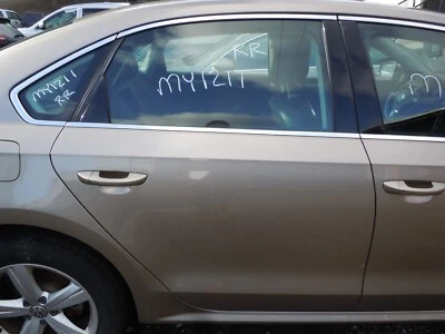 Volkswagen Passat SDN 2012-2019 conjunto de puerta trasera paso derecho eléctrico OEM LA1X Foto 1 de 3