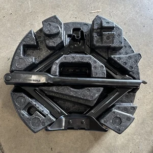 2012-2018 Ford Focus Spare Tire Lift Jack Foam Compartment CM5117009CC OEM - Picture 1 of 1