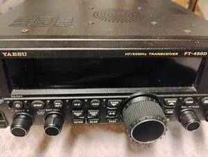 Transceptor de radioaficionado Yaesu FT-450D HF/50MHz con sintonizador incorporado - Imagen 1 de 9