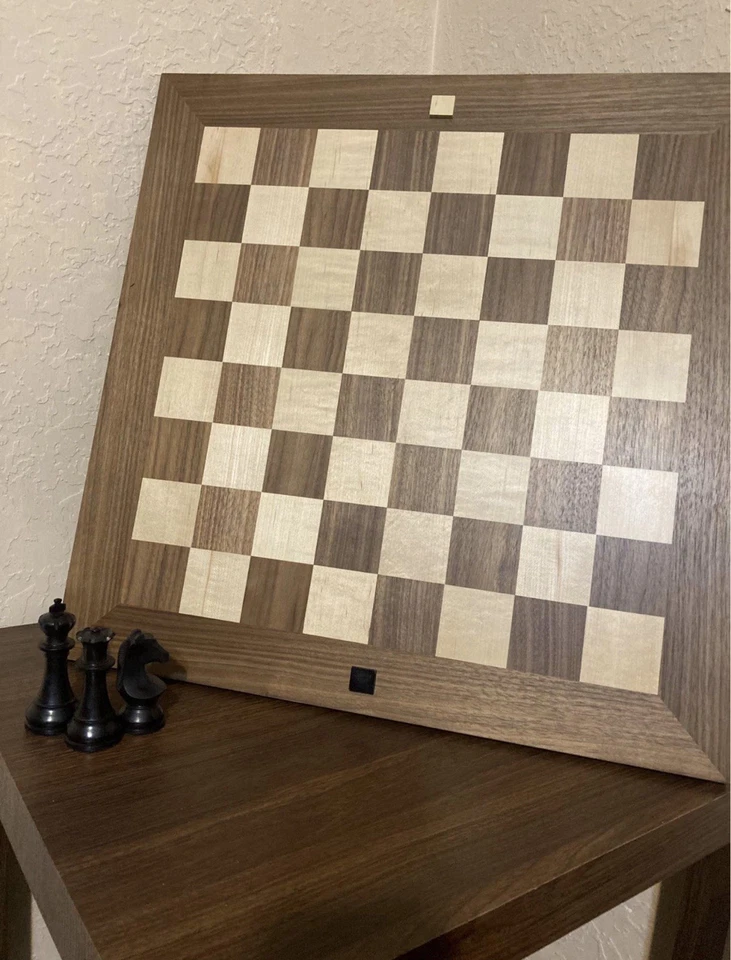 "Tablero de ajedrez cuadrado tamaño torneo 2,25"" (nogal y arce)" Foto 1 de 3