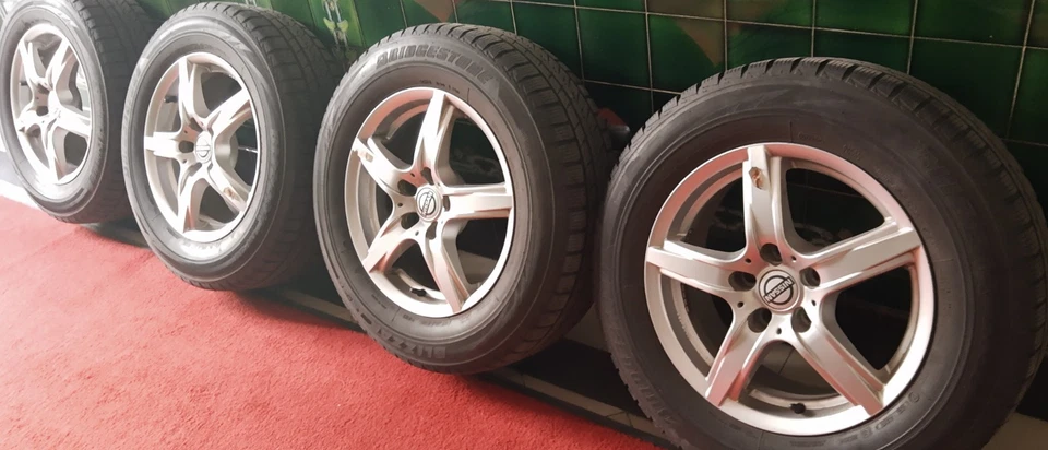 4x Reifen Nissan Qashqai 215/65 R16  98H komplett  - Bild 1 von 4