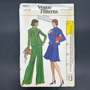 Vogue 8977 Misses Tejido Armario Top Falda Pantalones Elastizados Tejidos Solo Sin Cortar Talla 12 - Imagen 1 de 4