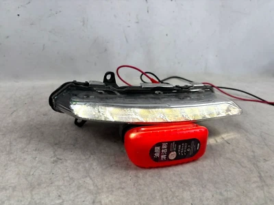 Mercedes Benz C300 C63 2008-2011 luz de circulación diurna OEM lado derecho del pasajero Foto 1 de 4