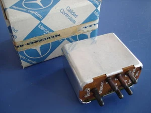 Mercedes Benz wiper relay 280SL 350SL 450SL 280 230 250 220D 300TD 280CE 250C - Picture 1 of 6