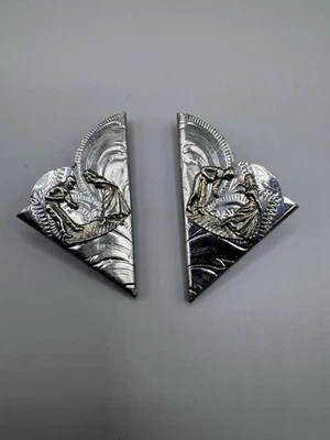 Vintage Western Style Collar Tips Collar Points Silver Tone Couple Bowing - Image 1 of 4
