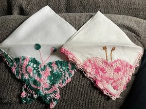 Pair Of Vintage Handkerchiefs With Pink & Green Crocheted Butterflies 11 X 11 - Picture 1 of 5