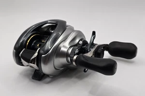 Shimano 13 Metanium Baitcast Reel Right Hand from Japan - Picture 1 of 14