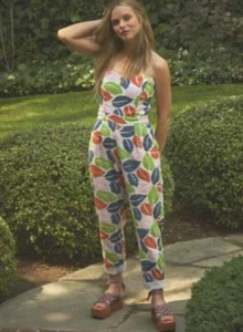 The O’dells Ellie Jumpsuit Lips Print Sweetheart Neckline Sz 4 NWT - Picture 1 of 8