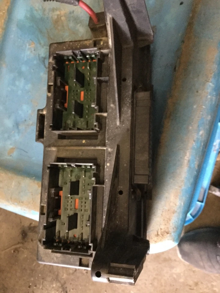 04 05 Panel de caja de fusibles Dodge Durango 56049097AD 5,7 L Foto 1 de 2