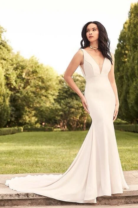Paloma Blanca Sheath Wedding Dress 4931 - Image 1 of 4