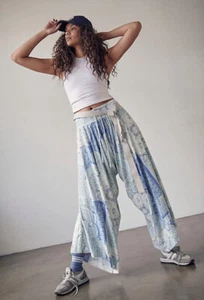 Free People Seven Stars Printed Pants Paisley Wide Leg Blue White Green XS NEW - Picture 1 of 5