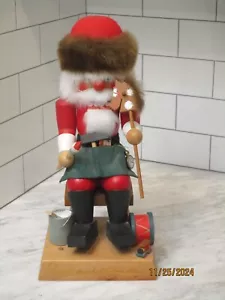 Vtg. Holzkunst Christian Ulbricht Santa Toymaker Nutcracker Signed & Numbered - Picture 1 of 12