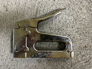 3 Arrow Klammern GS Heavy Duty Staple Gun Tacker Silver T50P Lot - Picture 1 of 6