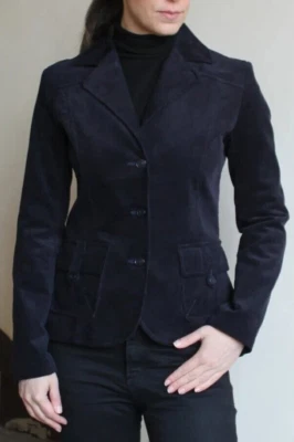 Chaqueta minimalista de pana ajustada para mujer | Chaqueta de invierno para mujer Foto 1 de 4