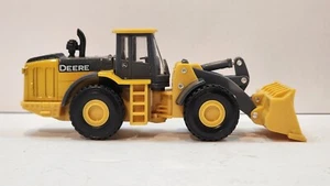 Ertl Tomy John Deere 1/32 Wheel Loader Plastic and Metal Model Replica - Picture 1 of 7