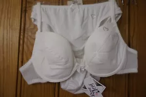 ROSE LEAF BRA AND KNICKER BRIEF SET WITH HEART DETAIL - WHITE - UK 34 36 A B C - Picture 1 of 12