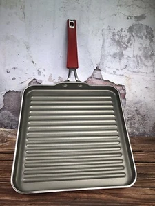 New Pioneer Woman Red 11”Non Stick Griddle Grill Pan Speckled - Picture 1 of 3