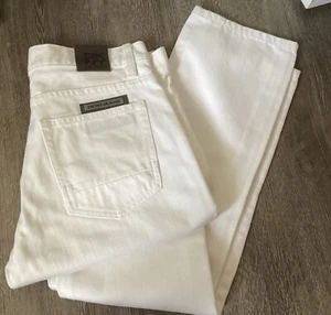 DKNY Bowery Boyfriend Fit Woman’s White Denim Jeans 29W 32L Zip Fly BNWOT - Picture 1 of 8