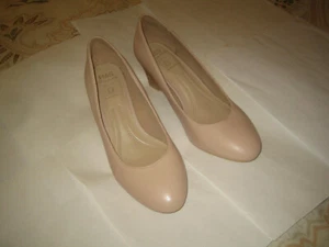Ladies shoes ‘ M&S COLLECTION ‘ – size 5.5 wide fit – pink – good condition - Picture 1 of 4
