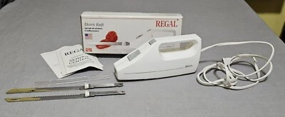 Cuchillo eléctrico Regal K382 WT tallado hojas dentadas vintage Foto 1 de 4